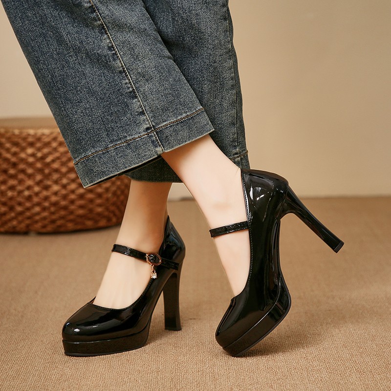รองเท้าส้นตึกทรงคลาสสิกสำหรับผ - Leather Classic Strap บทวิจารณ์และราคา